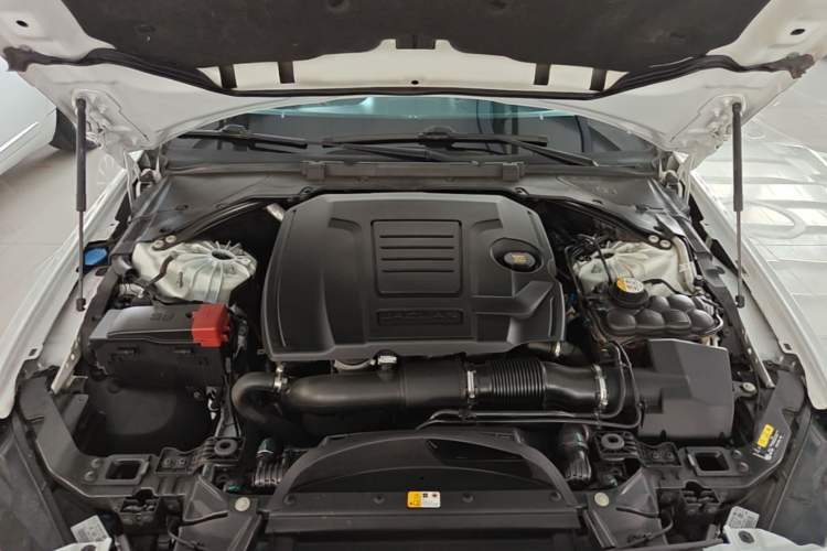 Used Jaguar XEL 2019 2.0T 200 PS Luxury Edition Engine Bay
