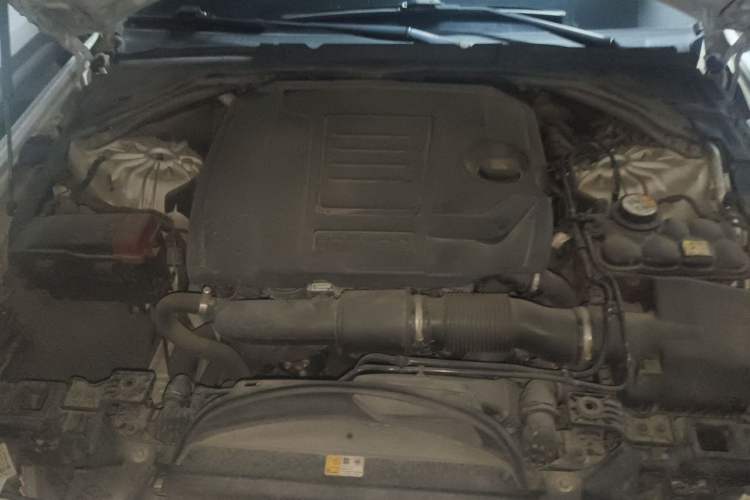 Used Jaguar XEL 2019 2.0T 200 PS Luxury Edition Engine Bay