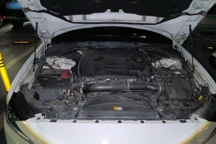 Used Jaguar XEL 2019 2.0T 200 PS Deluxe Edition Engine Bay