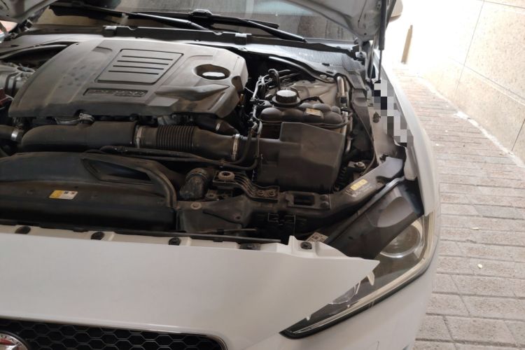 Used Jaguar XEL 2019 2.0T 200 PS Elite Edition Engine Bay Left