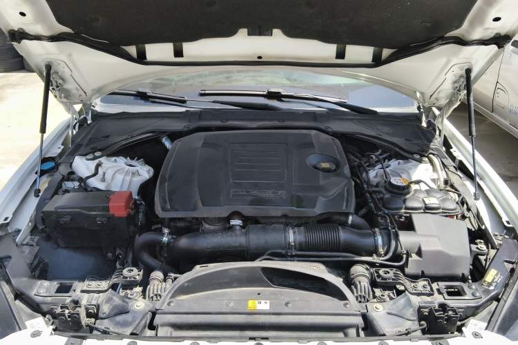 Used Jaguar XEL 2019 2.0T 250 PS Premium Edition Engine Bay