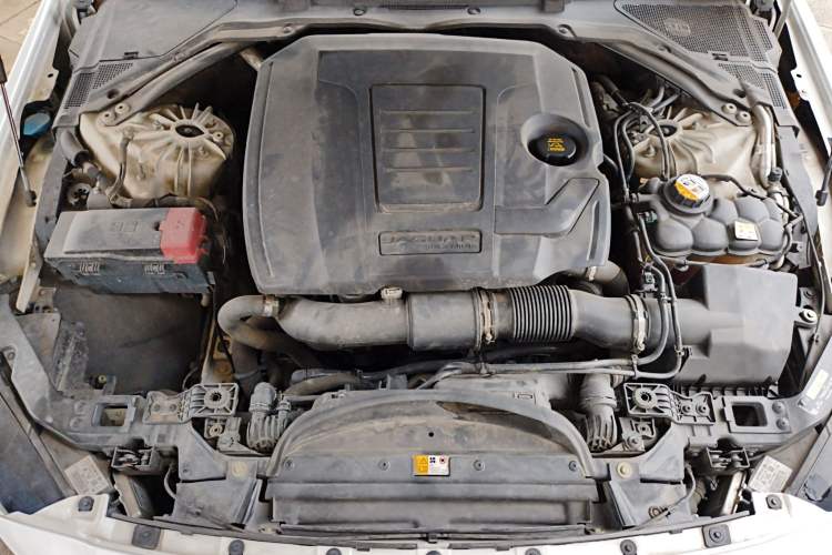 Used Jaguar XEL 2019 2.0T 200 PS Deluxe Edition Engine Bay