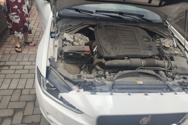 Used Jaguar XEL 2019 2.0T 200 PS Deluxe Edition Engine Bay Right