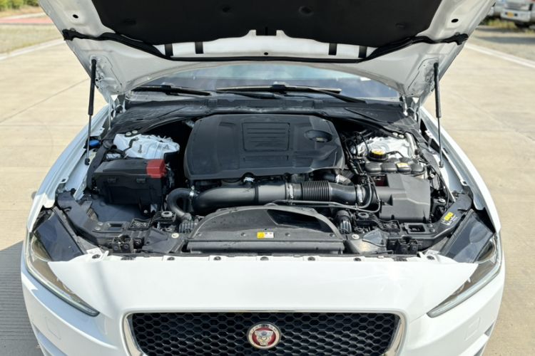 Used Jaguar XEL 2019 2.0T 200 PS Deluxe Edition Engine Bay