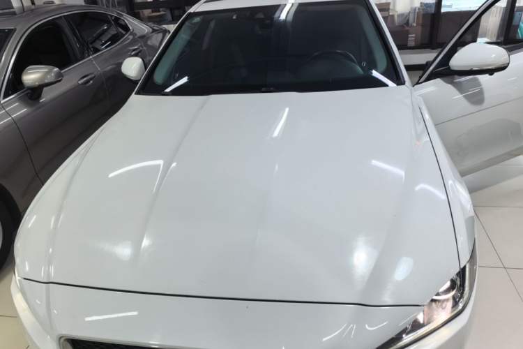 Used Jaguar XEL 2019 2.0T 200 PS Elite Edition Engine Bay