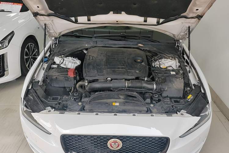 Used Jaguar XEL 2019 2.0T 200 PS Deluxe Edition Engine Bay