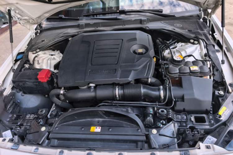 Used Jaguar XEL 2019 2.0T 200 PS Elite Edition Engine Bay
