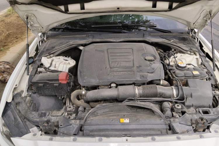 Used Jaguar XEL 2019 2.0T 200 PS Luxury Edition Engine Bay