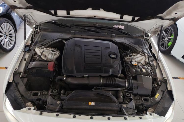 Used Jaguar XEL 2019 2.0T 200 PS Luxury Edition Engine Bay