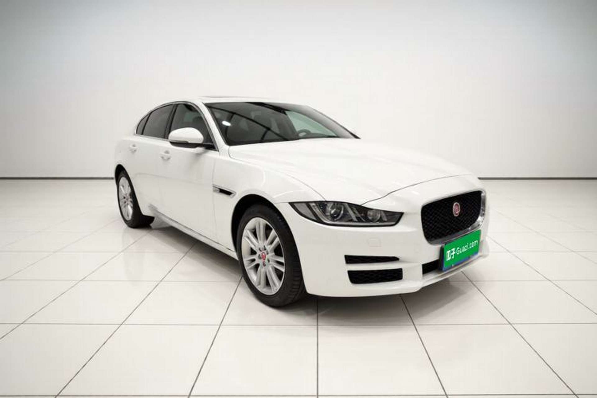 Used Jaguar XEL 2019 2.0T 200 PS Luxury Edition Exterior 2