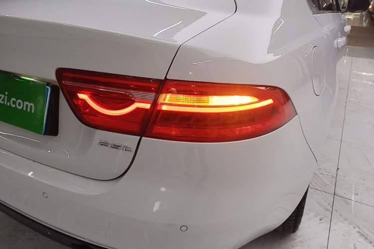 Used Jaguar XEL 2019 2.0T 200 PS Deluxe Edition Exterior 3