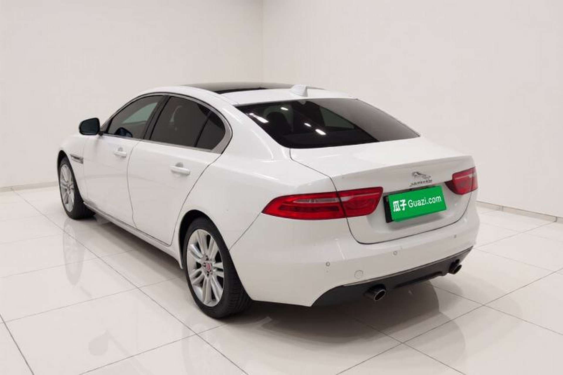 Used Jaguar XEL 2019 2.0T 200 PS Deluxe Edition Exterior 3