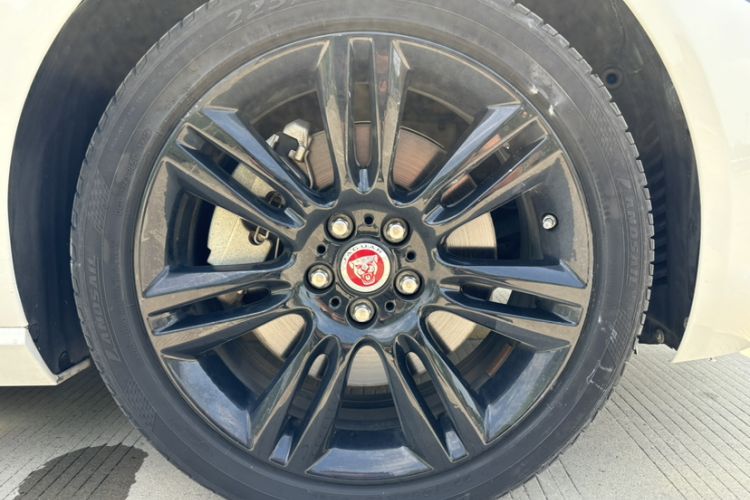 Used Jaguar XEL 2019 2.0T 200 PS Deluxe Edition Exterior 4