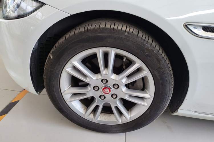 Used Jaguar XEL 2019 2.0T 200 PS Luxury Edition Exterior 4