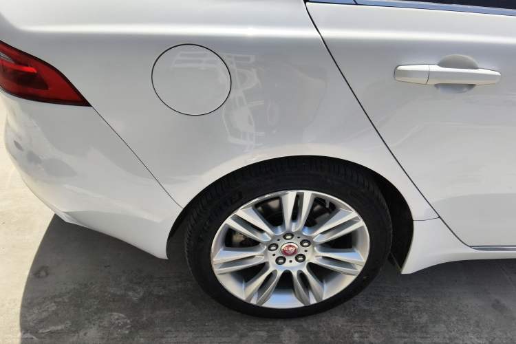Used Jaguar XEL 2019 2.0T 250 PS Premium Edition Exterior 5