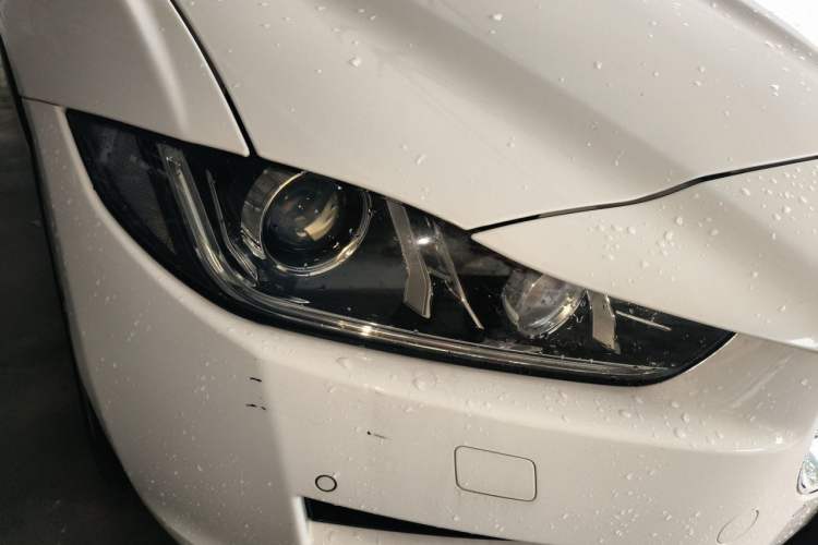 Used Jaguar XEL 2019 2.0T 200 PS Deluxe Edition Exterior 6