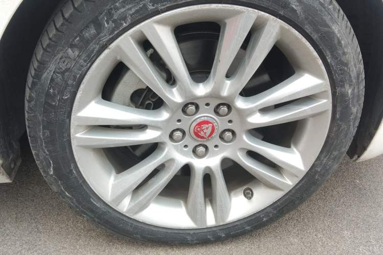 Used Jaguar XEL 2019 2.0T 200 PS Deluxe Edition Exterior 7