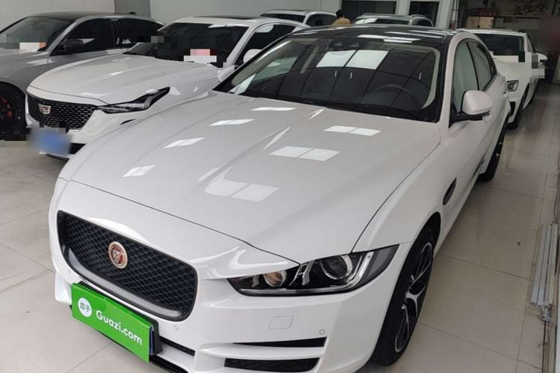 Used Jaguar XEL 2019 2.0T 200 PS Deluxe Edition Front Left 45 Deg