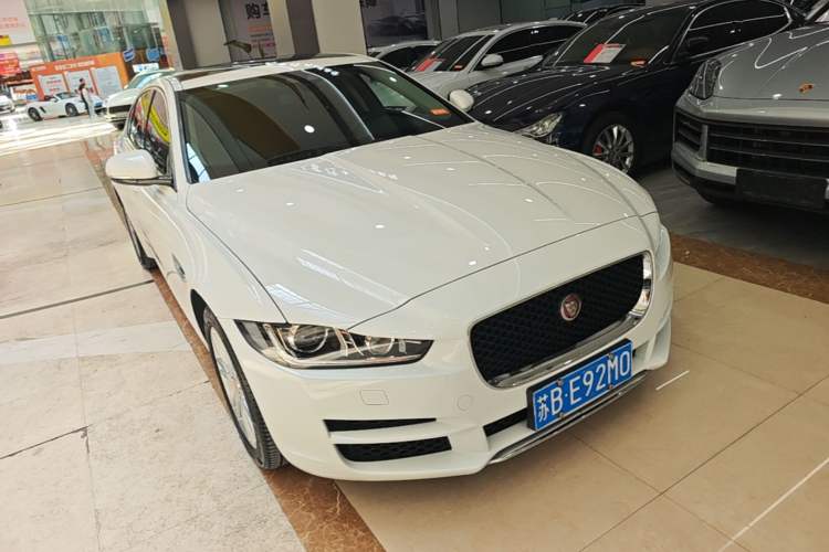 Used Jaguar XEL 2019 2.0T 200 PS Luxury Edition Front Right 45 Deg