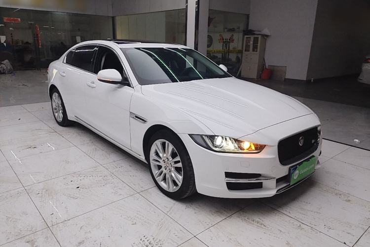 Used Jaguar XEL 2019 2.0T 200 PS Deluxe Edition Front Right 45 Deg