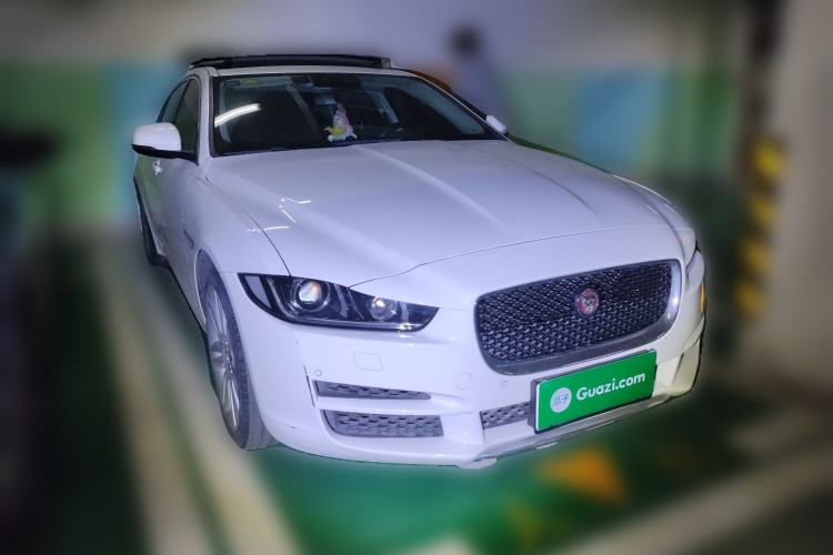 Used Jaguar XEL 2019 2.0T 200 PS Deluxe Edition Front Right 45 Deg