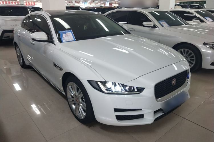Used Jaguar XEL 2019 2.0T 200 PS Deluxe Edition Front Right 45 Deg