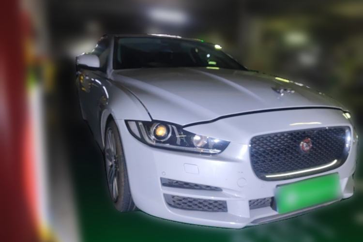 Used Jaguar XEL 2019 2.0T 200 PS Deluxe Edition Front Right 45 Deg