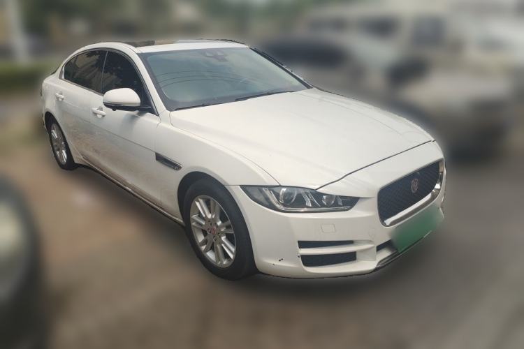 Used Jaguar XEL 2019 2.0T 200 PS Deluxe Edition Front Right 45 Deg