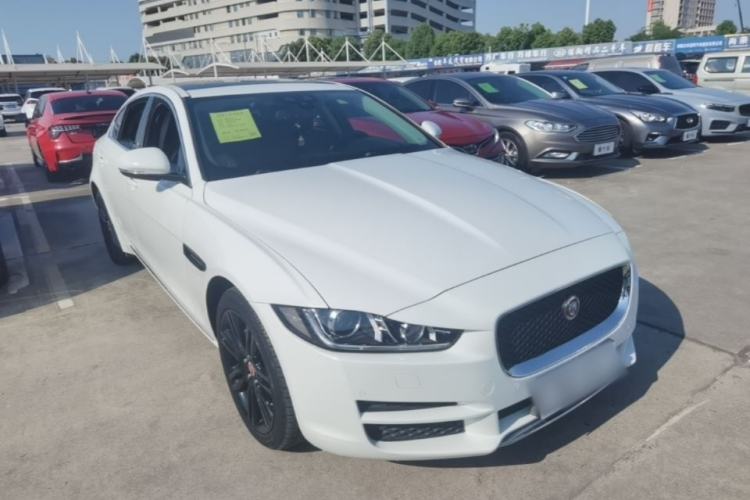 Used Jaguar XEL 2019 2.0T 200 PS Deluxe Edition Front Right 45 Deg