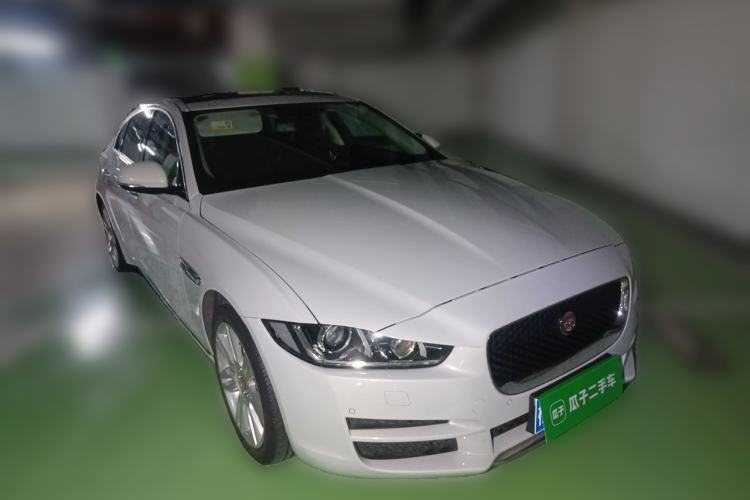 Used Jaguar XEL 2019 2.0T 200 PS Deluxe Edition Front Right 45 Deg