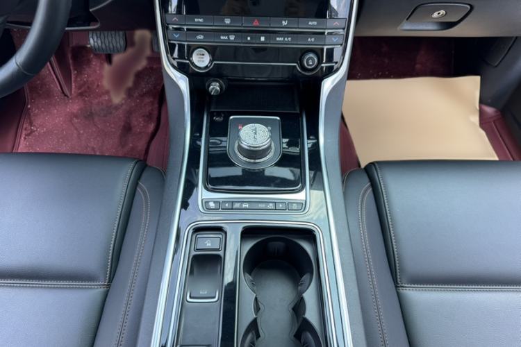 Used Jaguar XEL 2019 2.0T 200 PS Luxury Edition Gear Lever