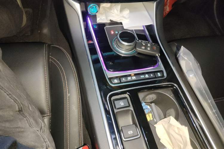 Used Jaguar XEL 2019 2.0T 200 PS Deluxe Edition Gear Lever