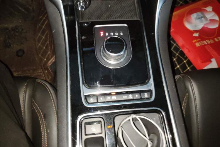 Used Jaguar XEL 2019 2.0T 200 PS Luxury Edition Gear Lever