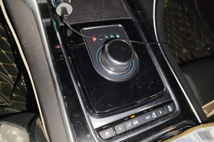 Used Jaguar XEL 2019 2.0T 200 PS Elite Edition Gear Lever