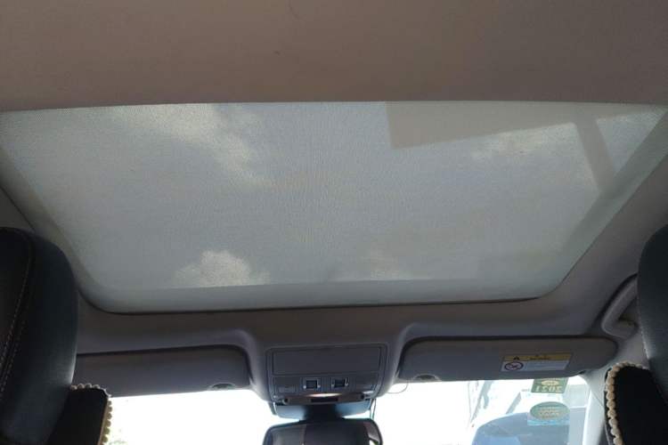 Used Jaguar XEL 2019 2.0T 200 PS Elite Edition Headliner