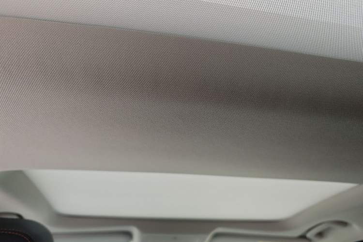 Used Jaguar XEL 2019 2.0T 200 PS Luxury Edition Headliner