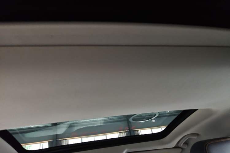 Used Jaguar XEL 2019 2.0T 200 PS Luxury Edition Headliner