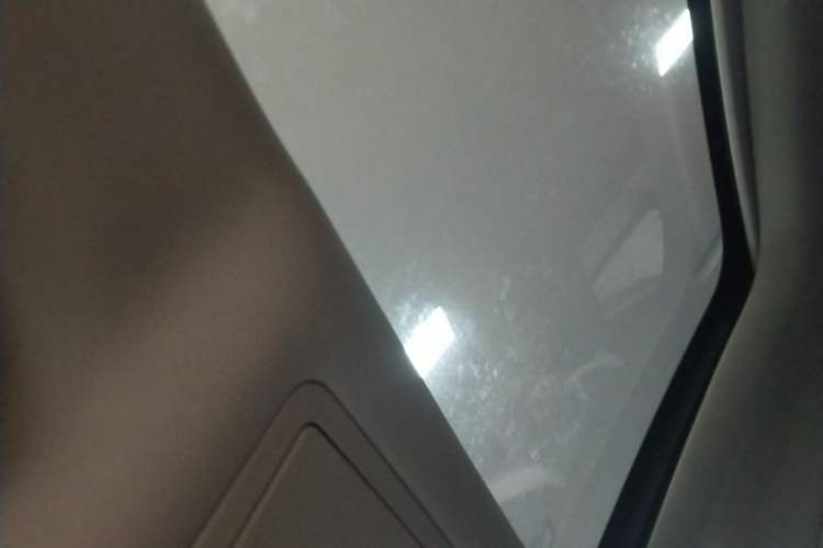 Used Jaguar XEL 2019 2.0T 200 PS Deluxe Edition Headliner