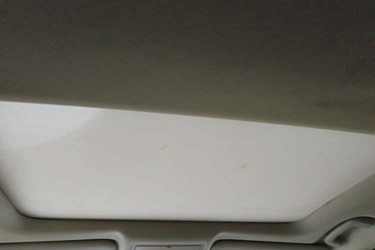 Used Jaguar XEL 2019 2.0T 200 PS Deluxe Edition Headliner