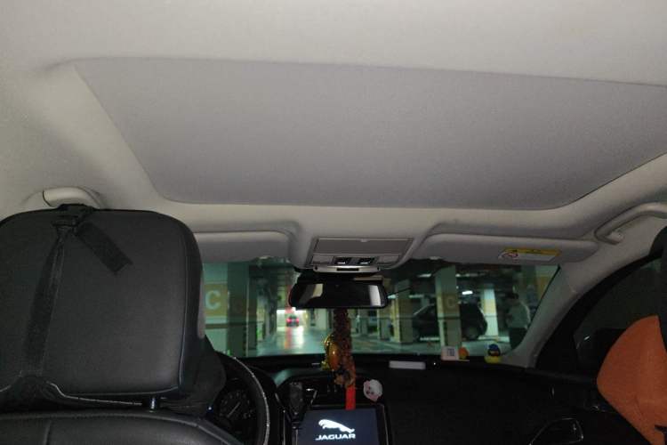Used Jaguar XEL 2019 2.0T 200 PS Elite Edition Headliner