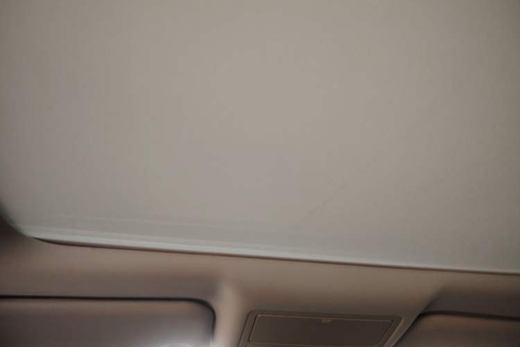 Used Jaguar XEL 2019 2.0T 200 PS Elite Edition Headliner