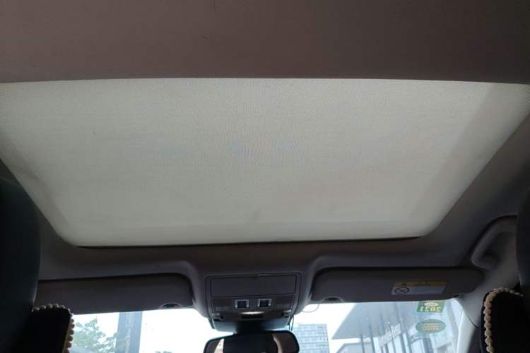 Used Jaguar XEL 2019 2.0T 200 PS Elite Edition Headliner