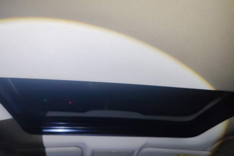 Used Jaguar XEL 2019 2.0T 200 PS Luxury Edition Headliner