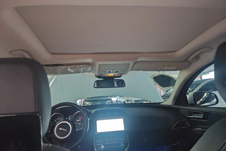 Used Jaguar XEL 2019 2.0T 200 PS Elite Edition Headliner