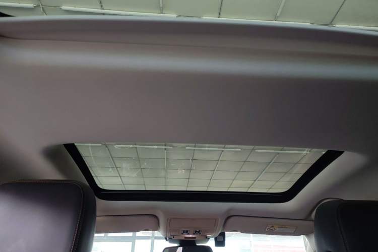 Used Jaguar XEL 2019 2.0T 200 PS Luxury Edition Headliner