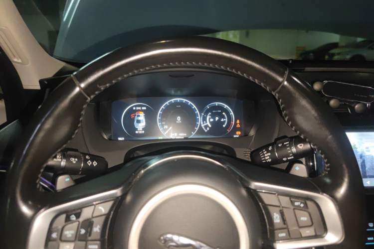 Used Jaguar XEL 2019 2.0T 200 PS Deluxe Edition Instrument Cluster
