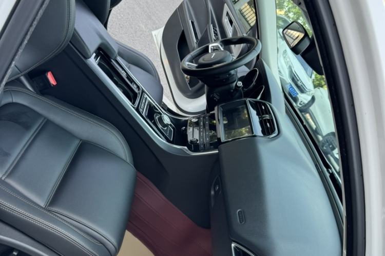 Used Jaguar XEL 2019 2.0T 200 PS Luxury Edition Interior 12