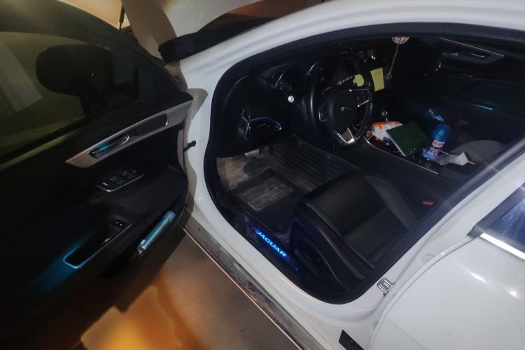Used Jaguar XEL 2019 2.0T 200 PS Luxury Edition Interior 3