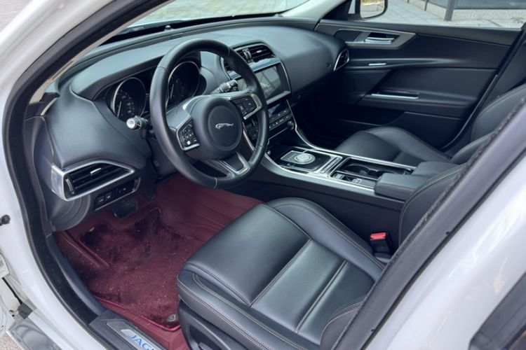 Used Jaguar XEL 2019 2.0T 200 PS Luxury Edition Interior 7