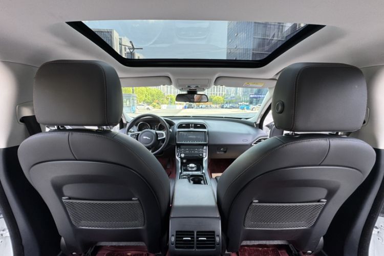 Used Jaguar XEL 2019 2.0T 200 PS Luxury Edition Interior 9